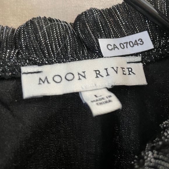 Elegant Black Women's Top - Picture 9 of 9